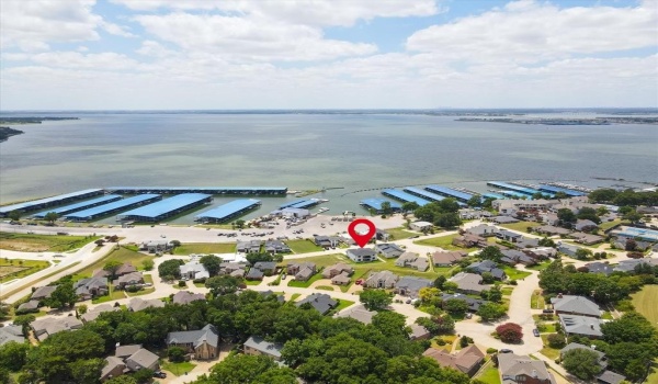 310 Harborview Drive, Rockwall, TX 75032, 4 Bedrooms Bedrooms, ,3 BathroomsBathrooms,Residential,For Sale,310 Harborview Drive,20865849