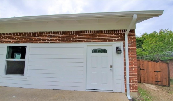 2115 Glenwood Lane #100, Denton, TX 76209, 2 Bedrooms Bedrooms, ,1 BathroomBathrooms,Residential Lease,For Rent,2115 Glenwood Lane,20866017