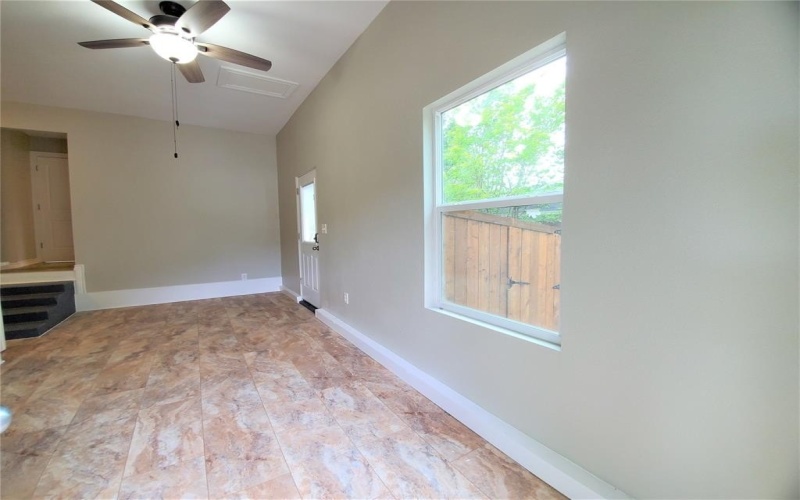 2115 Glenwood Lane #100, Denton, TX 76209, 2 Bedrooms Bedrooms, ,1 BathroomBathrooms,Residential Lease,For Rent,2115 Glenwood Lane,20866017