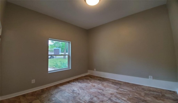 2115 Glenwood Lane #100, Denton, TX 76209, 2 Bedrooms Bedrooms, ,1 BathroomBathrooms,Residential Lease,For Rent,2115 Glenwood Lane,20866017