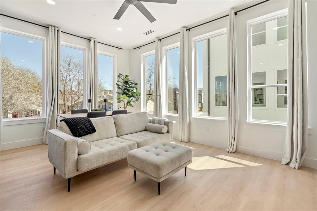 2019 California Drive #201, Dallas, TX 75204, 2 Bedrooms Bedrooms, ,2 BathroomsBathrooms,Residential Lease,For Rent,2019 California Drive,20866067