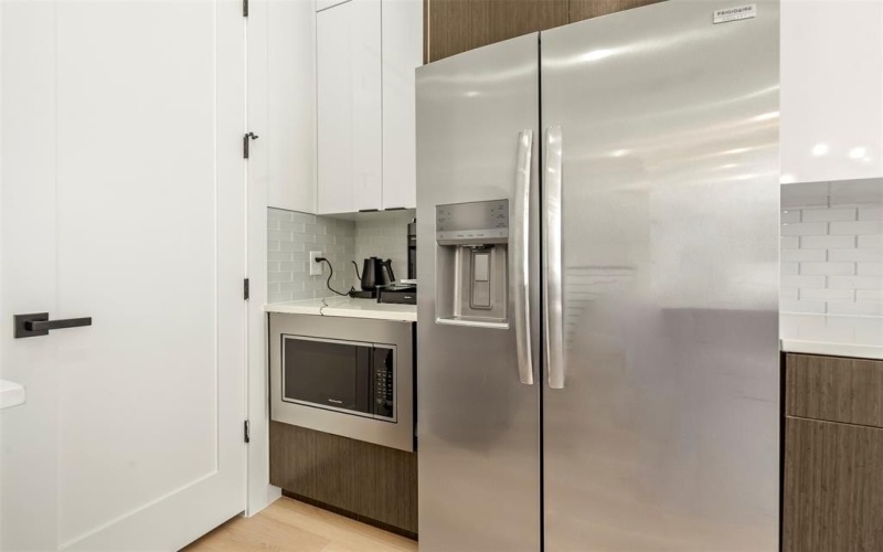 2019 California Drive #201, Dallas, TX 75204, 2 Bedrooms Bedrooms, ,2 BathroomsBathrooms,Residential Lease,For Rent,2019 California Drive,20866067
