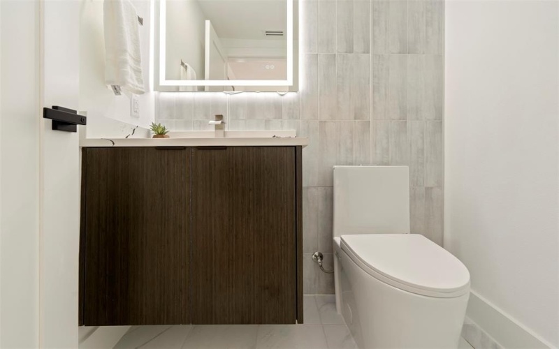2019 California Drive #201, Dallas, TX 75204, 2 Bedrooms Bedrooms, ,2 BathroomsBathrooms,Residential Lease,For Rent,2019 California Drive,20866067