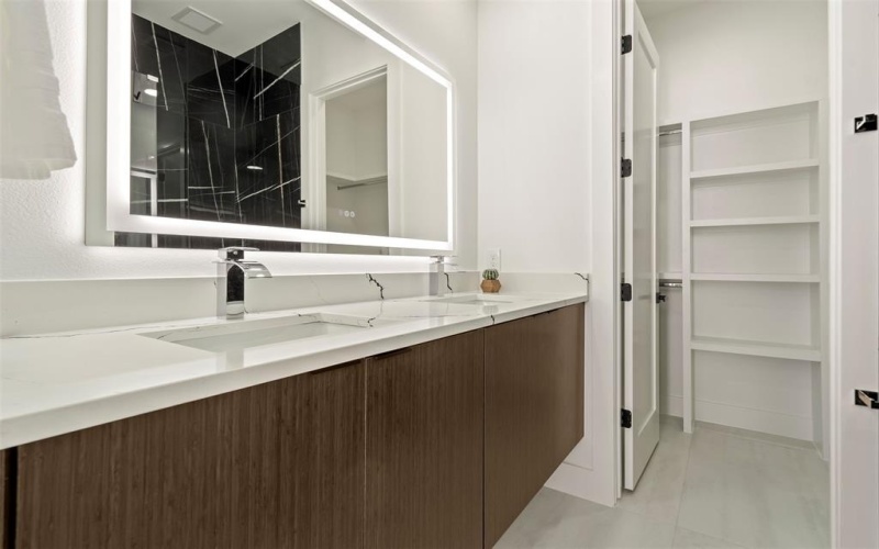 2019 California Drive #201, Dallas, TX 75204, 2 Bedrooms Bedrooms, ,2 BathroomsBathrooms,Residential Lease,For Rent,2019 California Drive,20866067