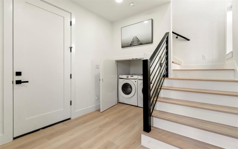 2019 California Drive #201, Dallas, TX 75204, 2 Bedrooms Bedrooms, ,2 BathroomsBathrooms,Residential Lease,For Rent,2019 California Drive,20866067