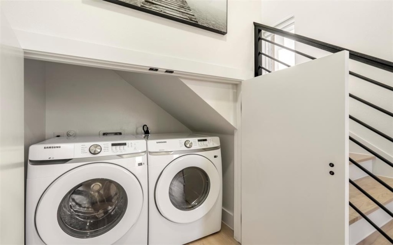 2019 California Drive #201, Dallas, TX 75204, 2 Bedrooms Bedrooms, ,2 BathroomsBathrooms,Residential Lease,For Rent,2019 California Drive,20866067