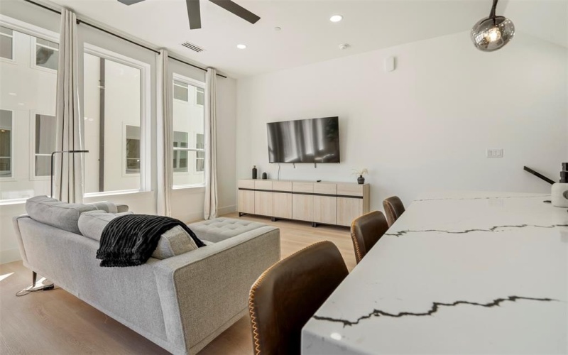 2019 California Drive #201, Dallas, TX 75204, 2 Bedrooms Bedrooms, ,2 BathroomsBathrooms,Residential Lease,For Rent,2019 California Drive,20866067