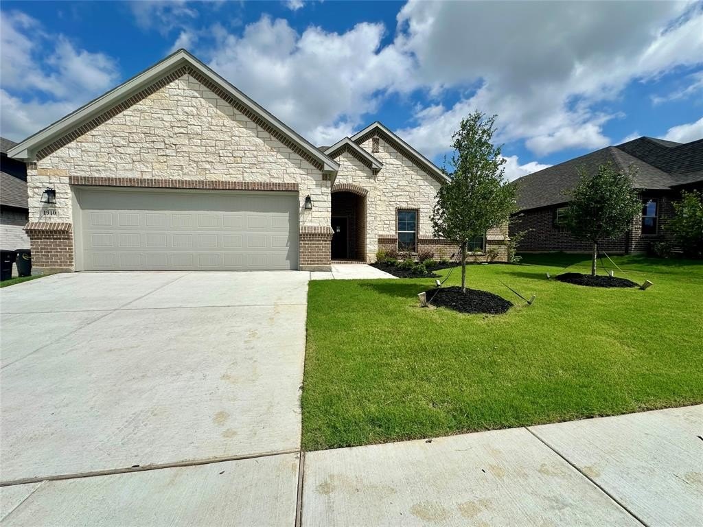 1910 Lake Tahoe Lane, Cleburne, TX 76033, 3 Bedrooms Bedrooms, ,2 BathroomsBathrooms,Residential,For Sale,1910 Lake Tahoe Lane,20868966