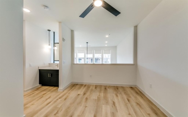512 N Ewing Avenue #403, Dallas, TX 75203, 1 Dormitorio Habitaciones , ,1 BañoBaños,Residential Lease,En Alquiler,512 N Ewing Avenue,20866820