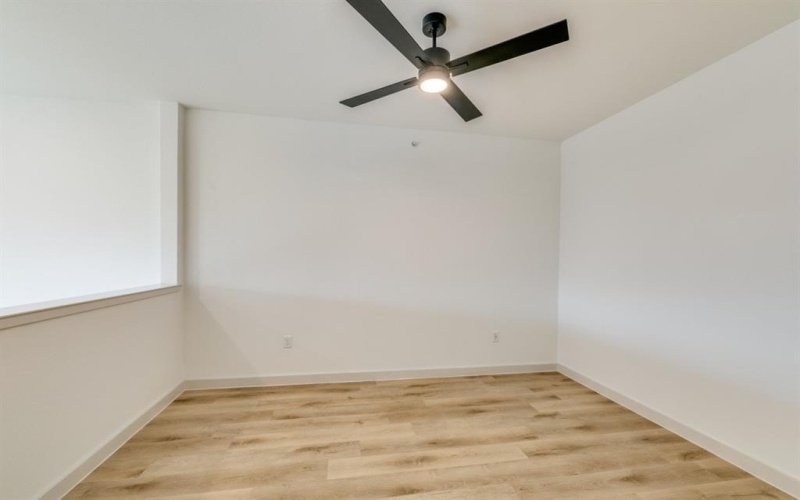 512 N Ewing Avenue #403, Dallas, TX 75203, 1 Dormitorio Habitaciones , ,1 BañoBaños,Residential Lease,En Alquiler,512 N Ewing Avenue,20866820
