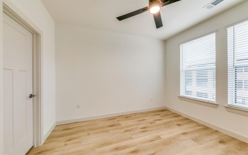 512 N Ewing Avenue #403, Dallas, TX 75203, 1 Dormitorio Habitaciones , ,1 BañoBaños,Residential Lease,En Alquiler,512 N Ewing Avenue,20866820