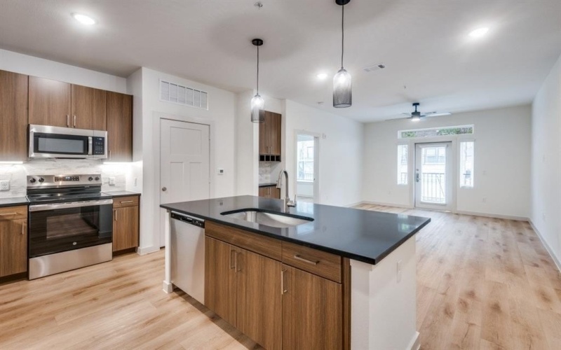 512 N Ewing Avenue #219, Dallas, TX 75203, 1 Dormitorio Habitaciones , ,1 BañoBaños,Residential Lease,En Alquiler,512 N Ewing Avenue,20866824