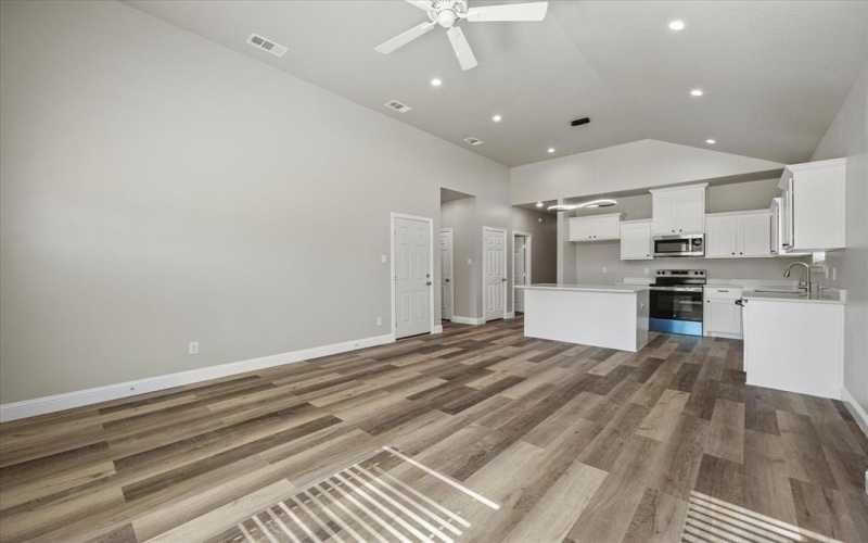 4035 Lake Street, Greenville, TX 75401, 3 Bedrooms Bedrooms, ,2 BathroomsBathrooms,Residential,For Sale,4035 Lake Street,20869053