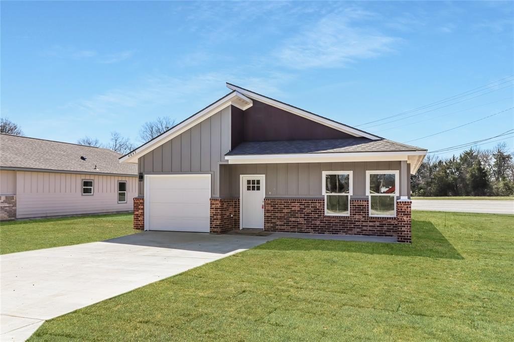 4045 Lake Street, Greenville, TX 75401, 3 Bedrooms Bedrooms, ,2 BathroomsBathrooms,Residential,For Sale,4045 Lake Street,20869062