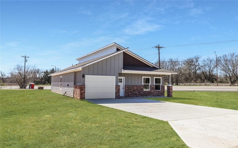4045 Lake Street, Greenville, TX 75401, 3 Bedrooms Bedrooms, ,2 BathroomsBathrooms,Residential,For Sale,4045 Lake Street,20869062