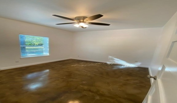 1320 S Montgomery Street, Sherman, TX 75090, 3 Bedrooms Bedrooms, ,2 BathroomsBathrooms,Residential Lease,For Rent,1320 S Montgomery Street,20869120