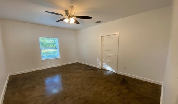 1320 S Montgomery Street, Sherman, TX 75090, 3 Bedrooms Bedrooms, ,2 BathroomsBathrooms,Residential Lease,For Rent,1320 S Montgomery Street,20869120
