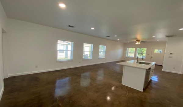 1320 S Montgomery Street, Sherman, TX 75090, 3 Bedrooms Bedrooms, ,2 BathroomsBathrooms,Residential Lease,For Rent,1320 S Montgomery Street,20869120