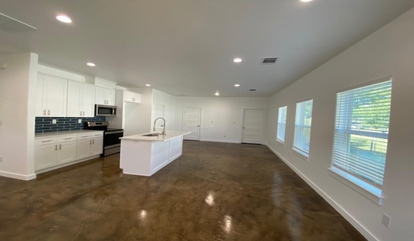 1320 S Montgomery Street, Sherman, TX 75090, 3 Bedrooms Bedrooms, ,2 BathroomsBathrooms,Residential Lease,For Rent,1320 S Montgomery Street,20869120