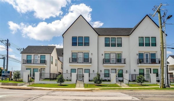 130 S Cooper Street, Arlington, TX 76013, 2 Habitaciones Habitaciones , ,2 BañosBaños,Residential,En Venta,130 S Cooper Street,20869239