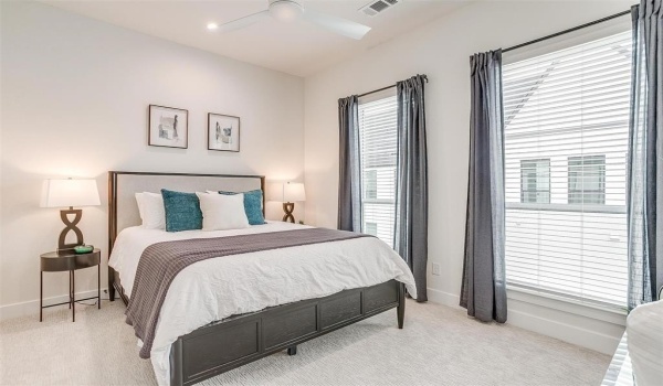 130 S Cooper Street, Arlington, TX 76013, 2 Habitaciones Habitaciones , ,2 BañosBaños,Residential,En Venta,130 S Cooper Street,20869239