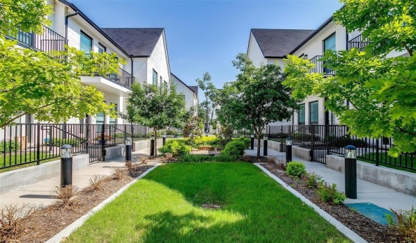 130 S Cooper Street, Arlington, TX 76013, 2 Habitaciones Habitaciones , ,2 BañosBaños,Residential,En Venta,130 S Cooper Street,20869239