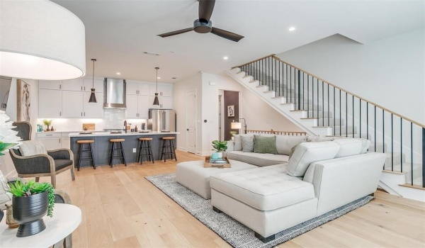 130 S Cooper Street, Arlington, TX 76013, 2 Habitaciones Habitaciones , ,2 BañosBaños,Residential,En Venta,130 S Cooper Street,20869239