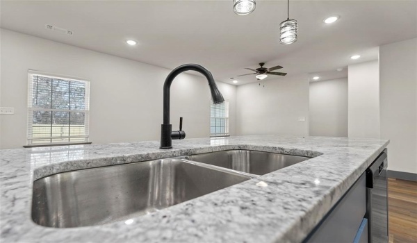 908 Layne, Denison, TX 75020, 3 Bedrooms Bedrooms, ,2 BathroomsBathrooms,Residential,For Sale,908 Layne,20869404