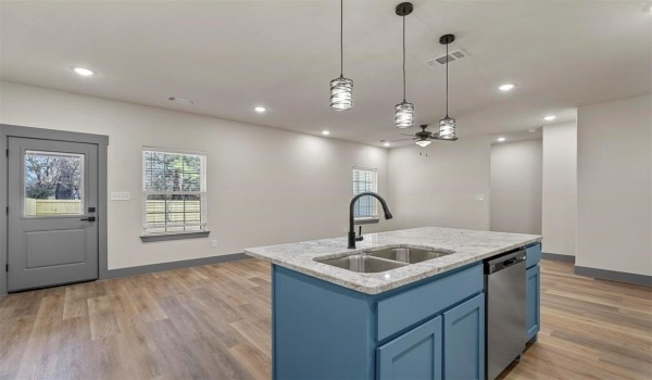 908 Layne, Denison, TX 75020, 3 Bedrooms Bedrooms, ,2 BathroomsBathrooms,Residential,For Sale,908 Layne,20869404