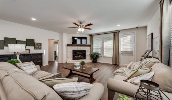 1400 Cedar Trail, Azle, TX 76020, 4 Bedrooms Bedrooms, ,2 BathroomsBathrooms,Residential,For Sale,1400 Cedar Trail,20869582