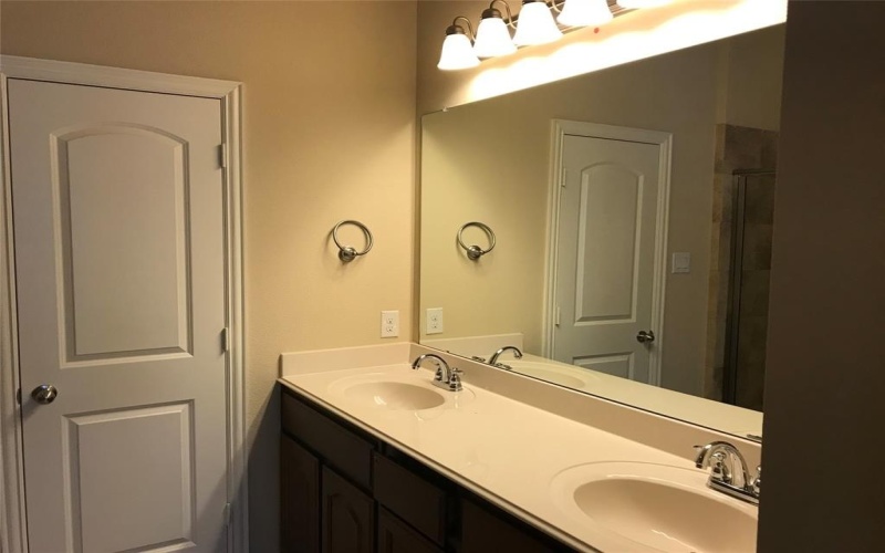 2526 Tye Lane, Lewisville, TX 75056, 3 Habitaciones Habitaciones , ,2 BañosBaños,Residential Lease,En Alquiler,2526 Tye Lane,20867280