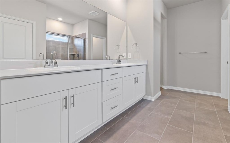 325 Canyon Oaks Drive, Greenville, TX 75402, 5 Habitaciones Habitaciones , ,3 BañosBaños,Residential,En Venta,325 Canyon Oaks Drive,20867617