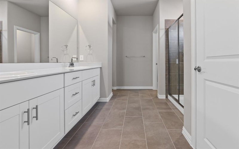325 Canyon Oaks Drive, Greenville, TX 75402, 5 Habitaciones Habitaciones , ,3 BañosBaños,Residential,En Venta,325 Canyon Oaks Drive,20867617