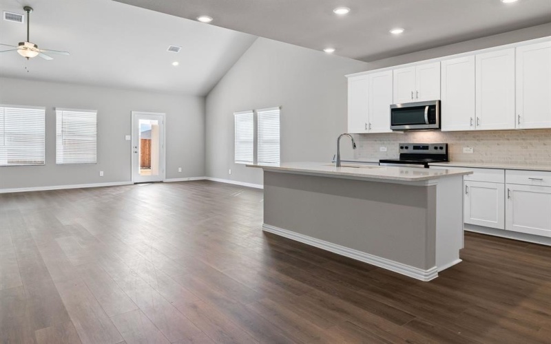 325 Canyon Oaks Drive, Greenville, TX 75402, 5 Habitaciones Habitaciones , ,3 BañosBaños,Residential,En Venta,325 Canyon Oaks Drive,20867617