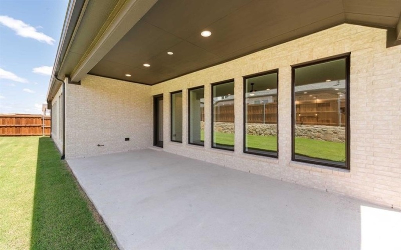 1920 Lowland Drive, Rockwall, TX 75087, 4 Bedrooms Bedrooms, ,5 BathroomsBathrooms,Residential,For Sale,1920 Lowland Drive,20870172