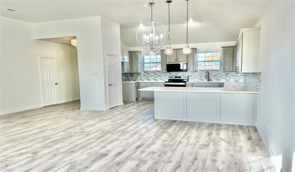 1012 Wootton Avenue, Bridgeport, TX 76426, 3 Bedrooms Bedrooms, ,2 BathroomsBathrooms,Residential,For Sale,1012 Wootton Avenue,20867737