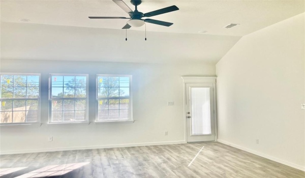 1012 Wootton Avenue, Bridgeport, TX 76426, 3 Bedrooms Bedrooms, ,2 BathroomsBathrooms,Residential,For Sale,1012 Wootton Avenue,20867737