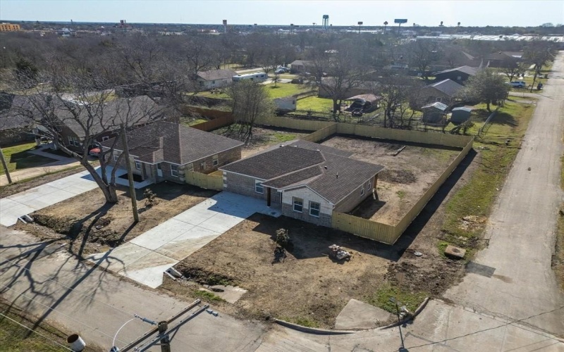 801 E Tyler Street, Ennis, TX 75119, 3 Bedrooms Bedrooms, ,2 BathroomsBathrooms,Residential,For Sale,801 E Tyler Street,20870230