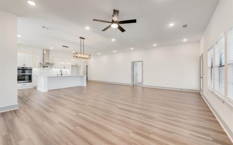 202 N Edward Street, Quinlan, TX 75474, 5 Habitaciones Habitaciones , ,3 BañosBaños,Residential,En Venta,202 N Edward Street,20868014