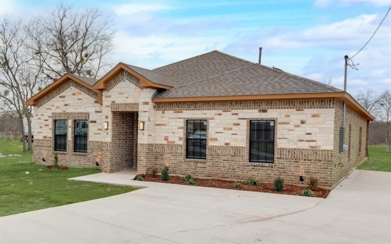 202 N Edward Street, Quinlan, TX 75474, 5 Habitaciones Habitaciones , ,3 BañosBaños,Residential,En Venta,202 N Edward Street,20868014
