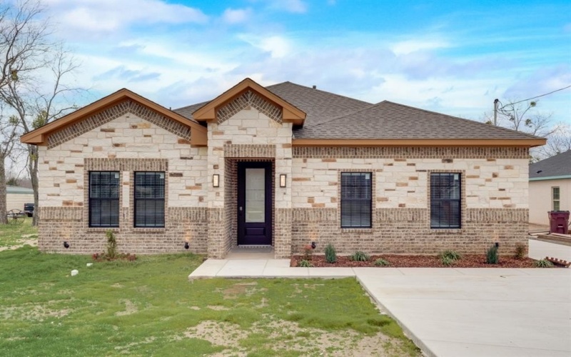 202 N Edward Street, Quinlan, TX 75474, 5 Habitaciones Habitaciones , ,3 BañosBaños,Residential,En Venta,202 N Edward Street,20868014