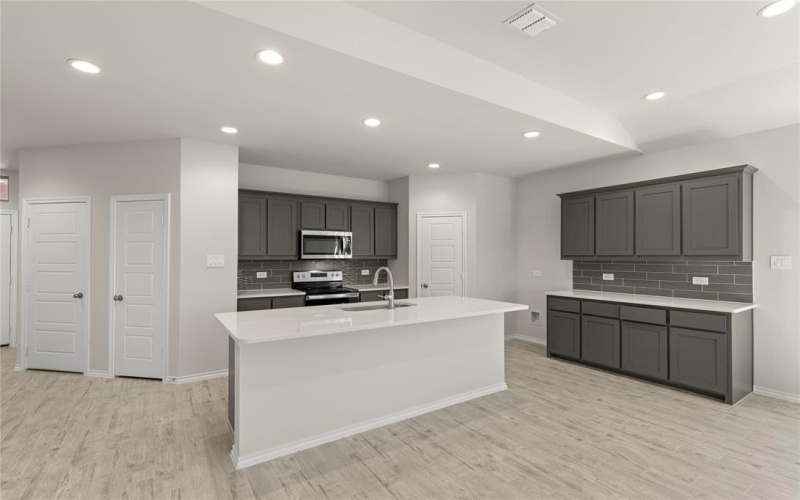 2101 Hickory Lane, Aubrey, TX 76227, 5 Bedrooms Bedrooms, ,3 BathroomsBathrooms,Residential,For Sale,2101 Hickory Lane,20868046