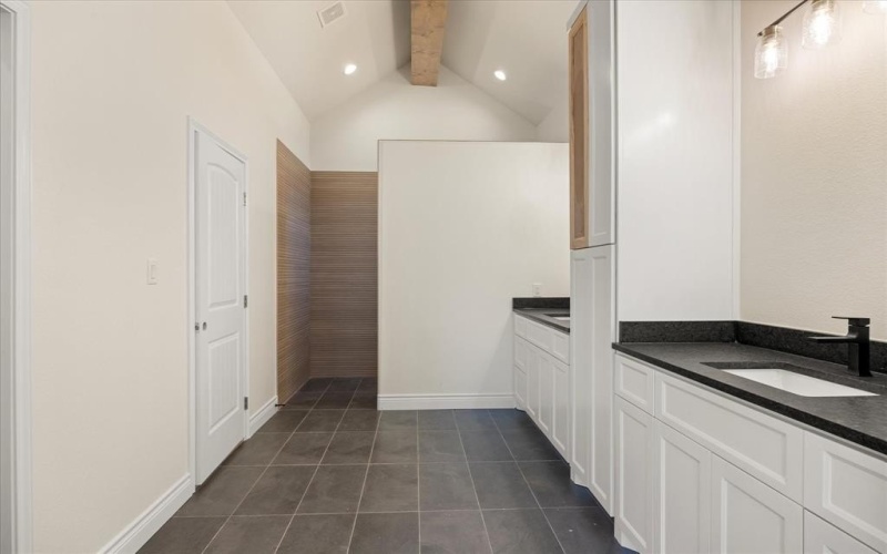 10115 Ravenswood Road, Granbury, TX 76049, 4 Bedrooms Bedrooms, ,2 BathroomsBathrooms,Residential,For Sale,10115 Ravenswood Road,20868057