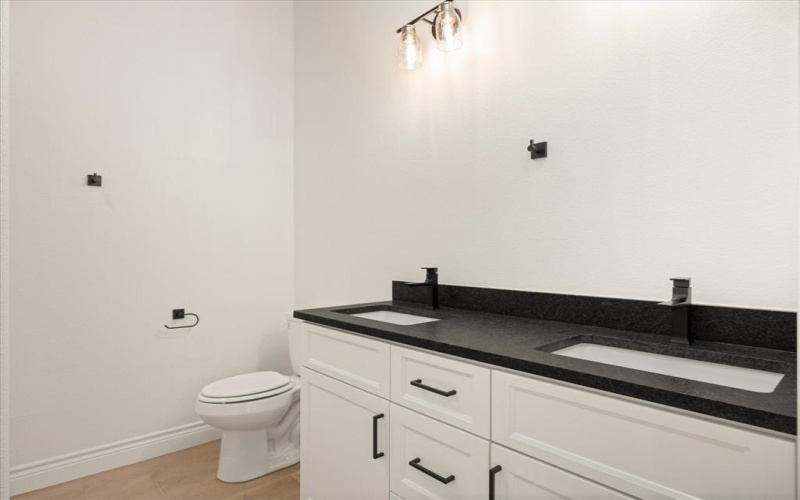10115 Ravenswood Road, Granbury, TX 76049, 4 Bedrooms Bedrooms, ,2 BathroomsBathrooms,Residential,For Sale,10115 Ravenswood Road,20868057