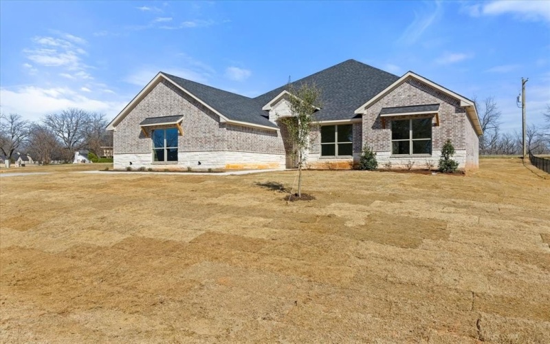 10115 Ravenswood Road, Granbury, TX 76049, 4 Bedrooms Bedrooms, ,2 BathroomsBathrooms,Residential,For Sale,10115 Ravenswood Road,20868057
