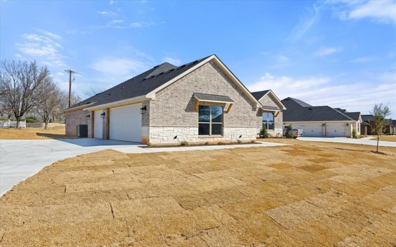 10115 Ravenswood Road, Granbury, TX 76049, 4 Bedrooms Bedrooms, ,2 BathroomsBathrooms,Residential,For Sale,10115 Ravenswood Road,20868057