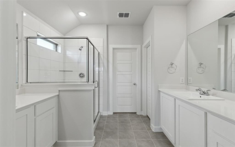 330 Bond Street, Greenville, TX 75402, 3 Habitaciones Habitaciones , ,2 BañosBaños,Residential,En Venta,330 Bond Street,20868147