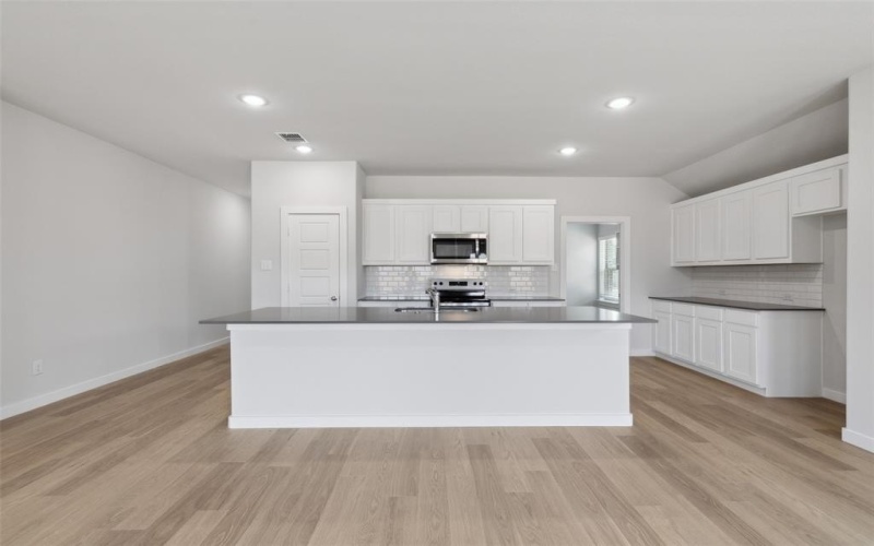 330 Bond Street, Greenville, TX 75402, 3 Habitaciones Habitaciones , ,2 BañosBaños,Residential,En Venta,330 Bond Street,20868147