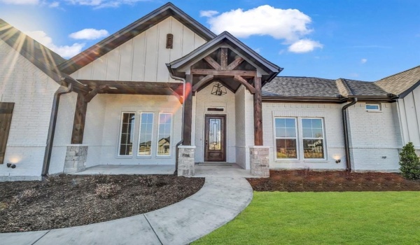 604 Gatlin Pass, Azle, TX 76020, 4 Bedrooms Bedrooms, ,2 BathroomsBathrooms,Residential,For Sale,604 Gatlin Pass,20868166