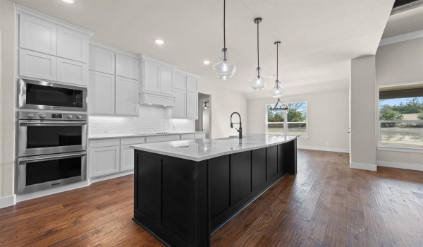 1415 Julian Drive, Van Alstyne, TX 75495, 4 Bedrooms Bedrooms, ,3 BathroomsBathrooms,Residential,For Sale,1415 Julian Drive,20868458